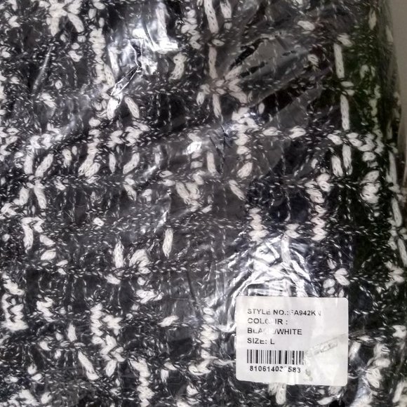 FoxieDox black and white duster cardigan sweater NWT Size Large - Picture 9 of 9